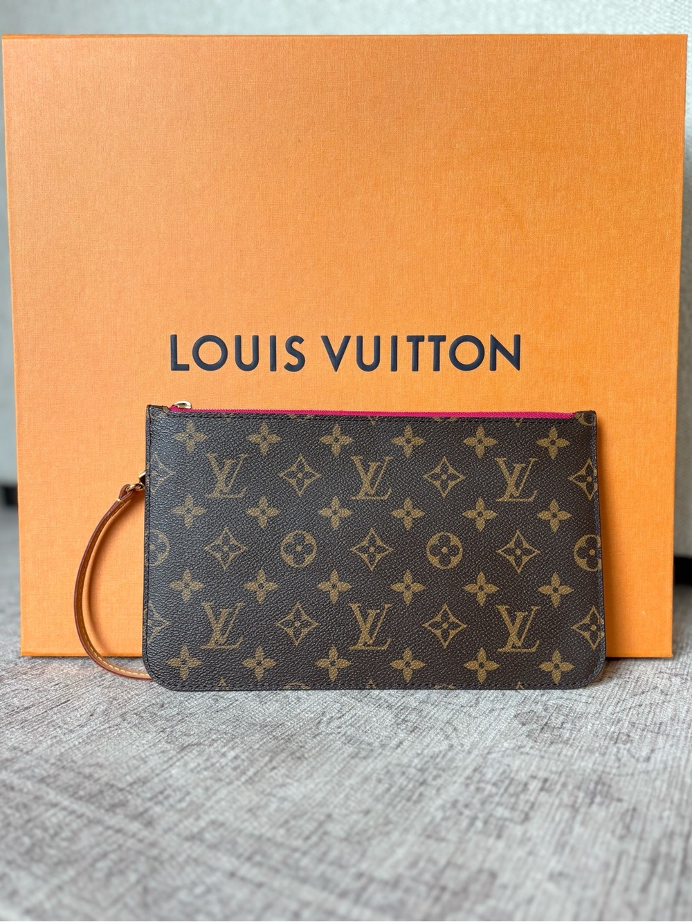 Louis Vuitton Monogram Neverfull Pochette/Pouch.